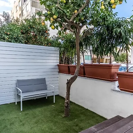 Lägenhet Modern Ground Floor With A Beautiful Garden Larnaca